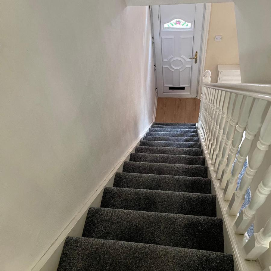 Pc Lodge Kingswood St Preston R1 외부 사진